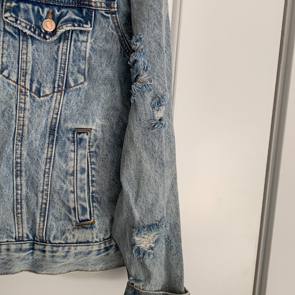 DISTRESSED Light Blue Button Front JEAN JACKET - Picture 5 of 9